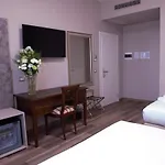 Della Rosa Hotel