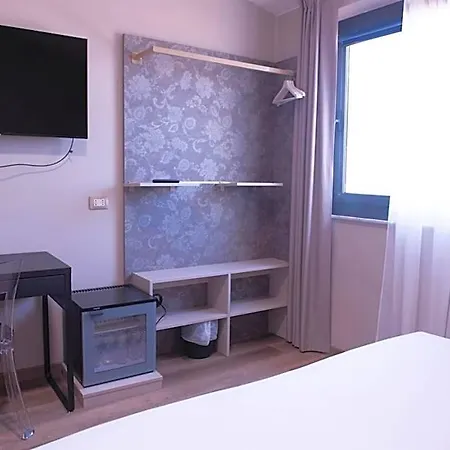 Della Rosa 3* Ancona