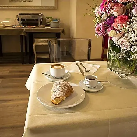 Della Rosa Hotel