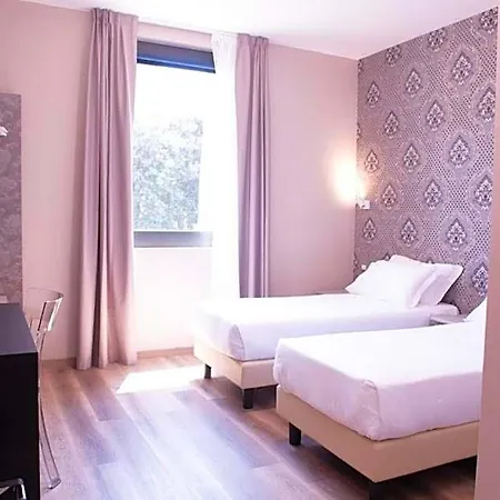 Della Rosa 3*