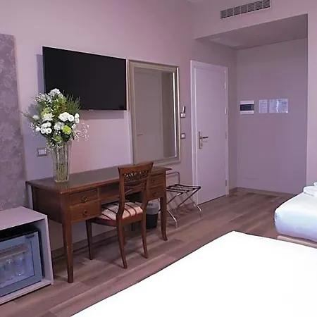 Della Rosa 3*